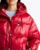 Tommy Jeans kadın tjw shiny hood badge puffer mont Kırmızı