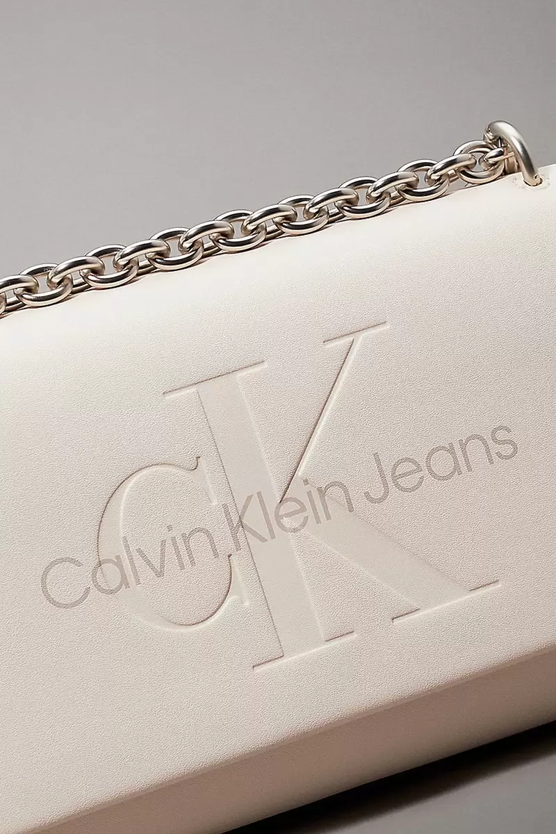 Calvin Klein Kadın Gri Sculpted Çanta