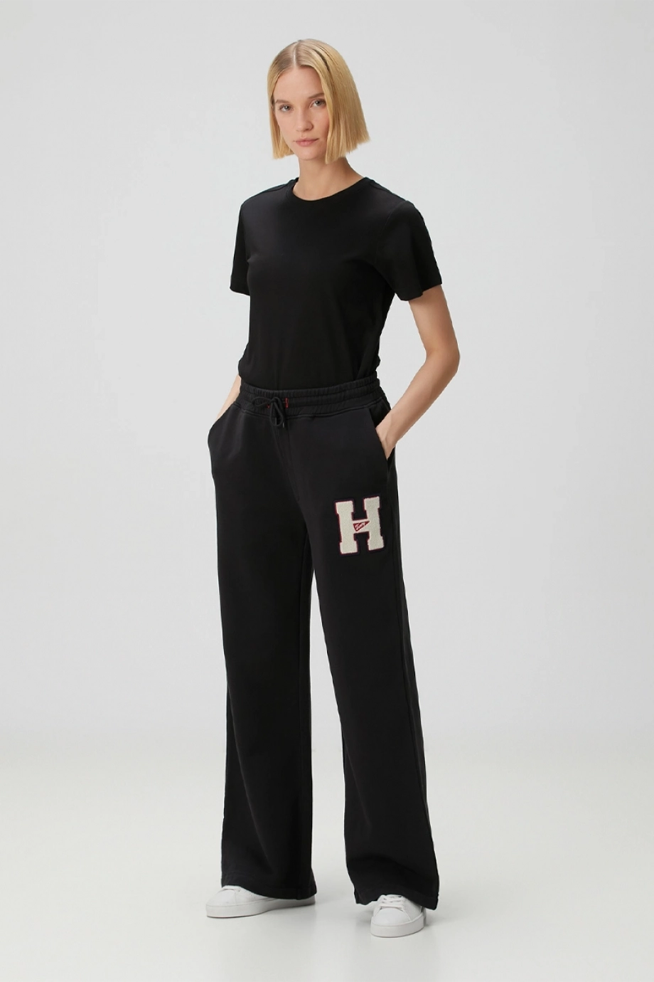 Tommy Hilfiger TJW H GRAPHIC SWEAT PANT Kadın Siyah Eşofman Altı DW0DW20558BDS