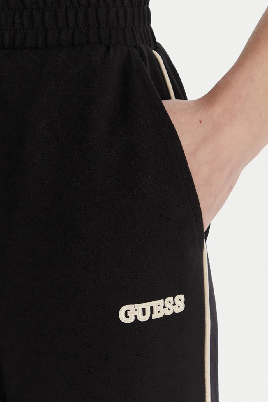 Guess Clara Düz Paça Kadın Siyah Eşofman Altı V6GB16K4777-JBLK