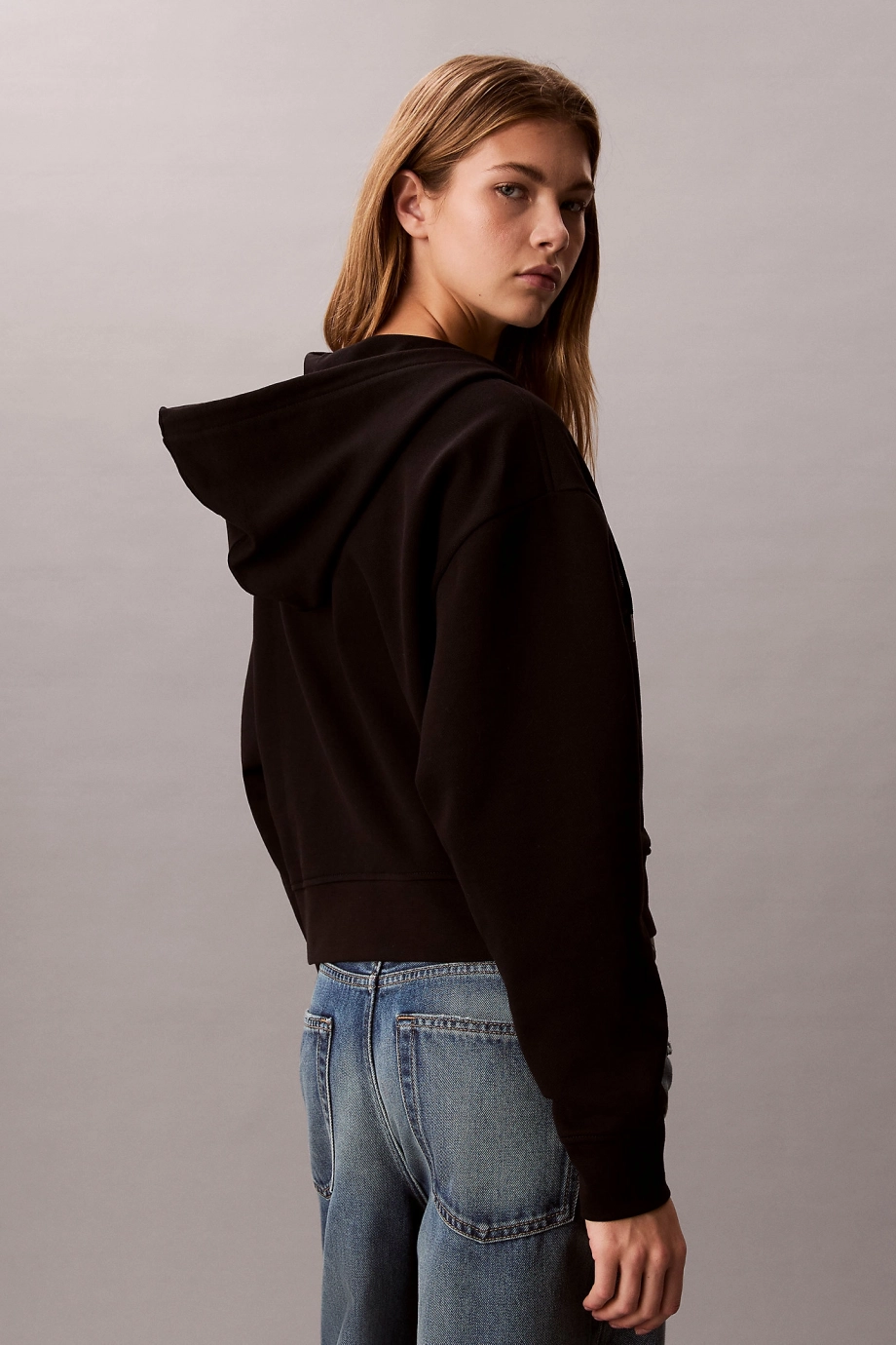 Calvin Klein Uzun Kollu Monogram Havlu Kumaş Kısa Rahat Kesim Kadın Siyah Eşofman Üstü LV047F208G-UB1