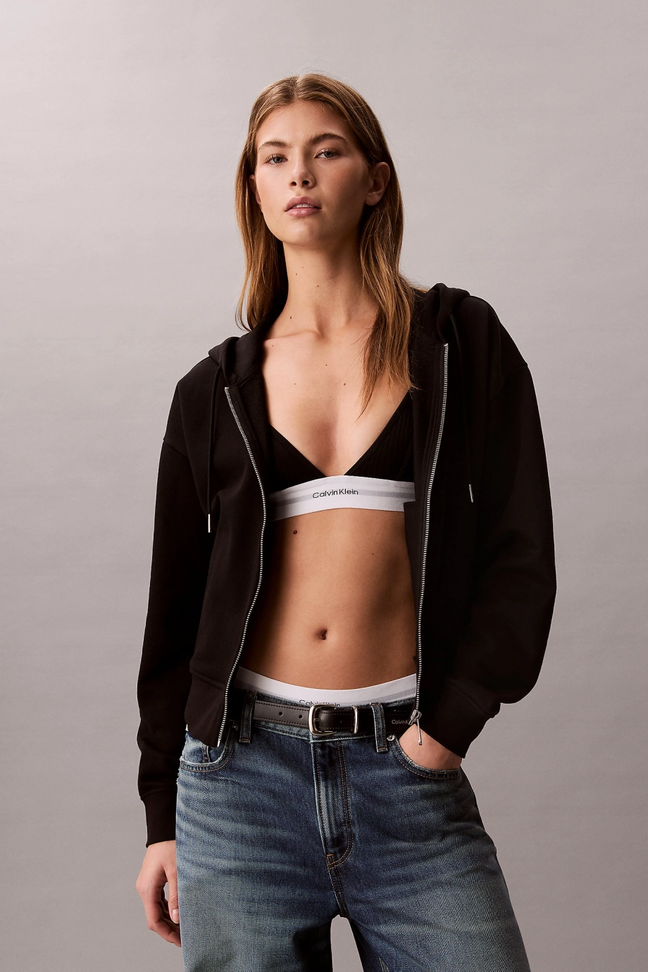 Calvin Klein Uzun Kollu Monogram Havlu Kumaş Kısa Rahat Kesim Kadın Siyah Eşofman Üstü LV047F208G-UB1