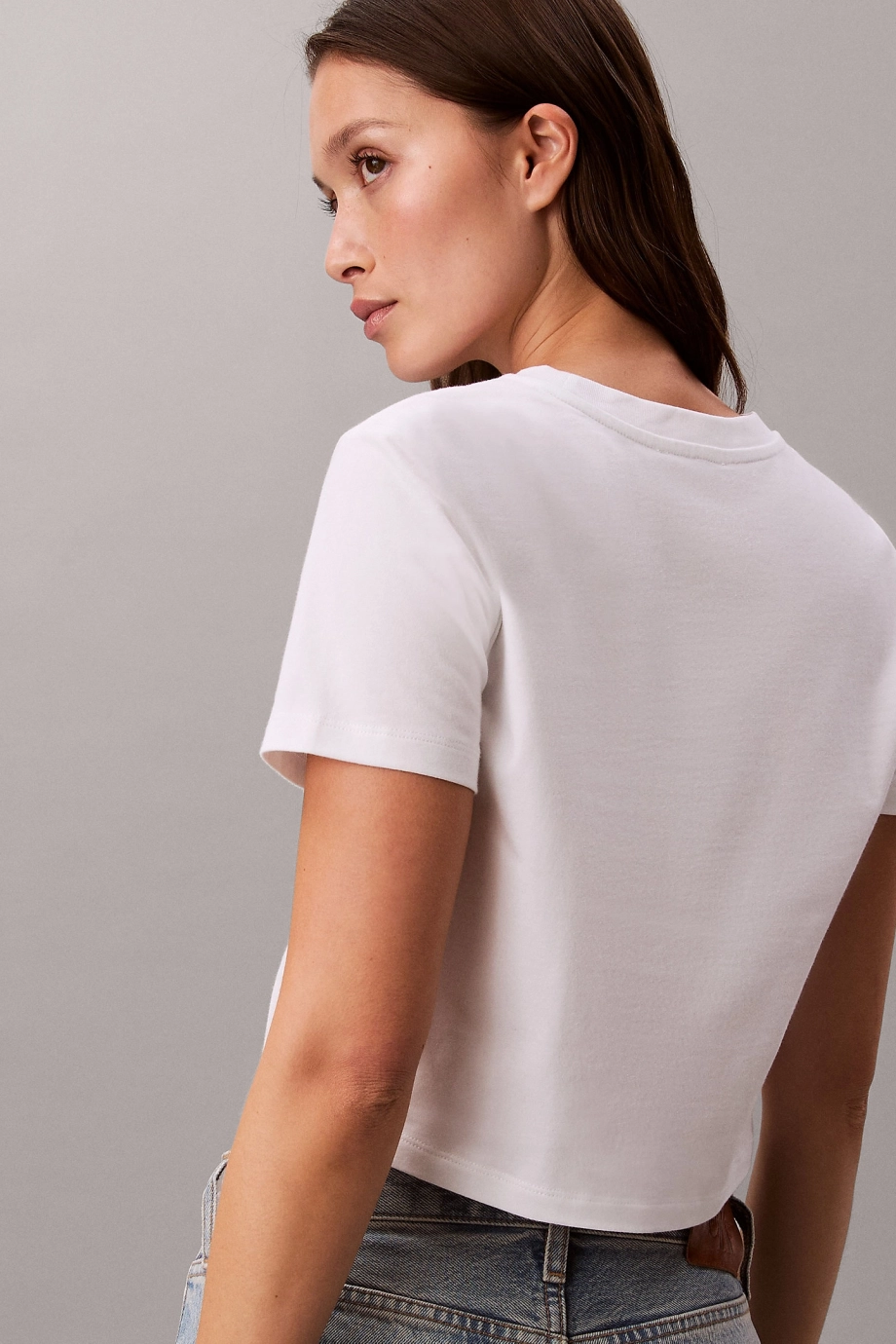 Calvin Klein Kısa Kollu Logolu Kısa Kadın Beyaz Crop LV047AB213-YAF