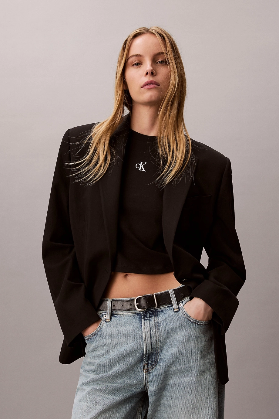 Calvin Klein Kısa Kollu Logolu Kısa Kadın Siyah Crop LV047AB213-UB1