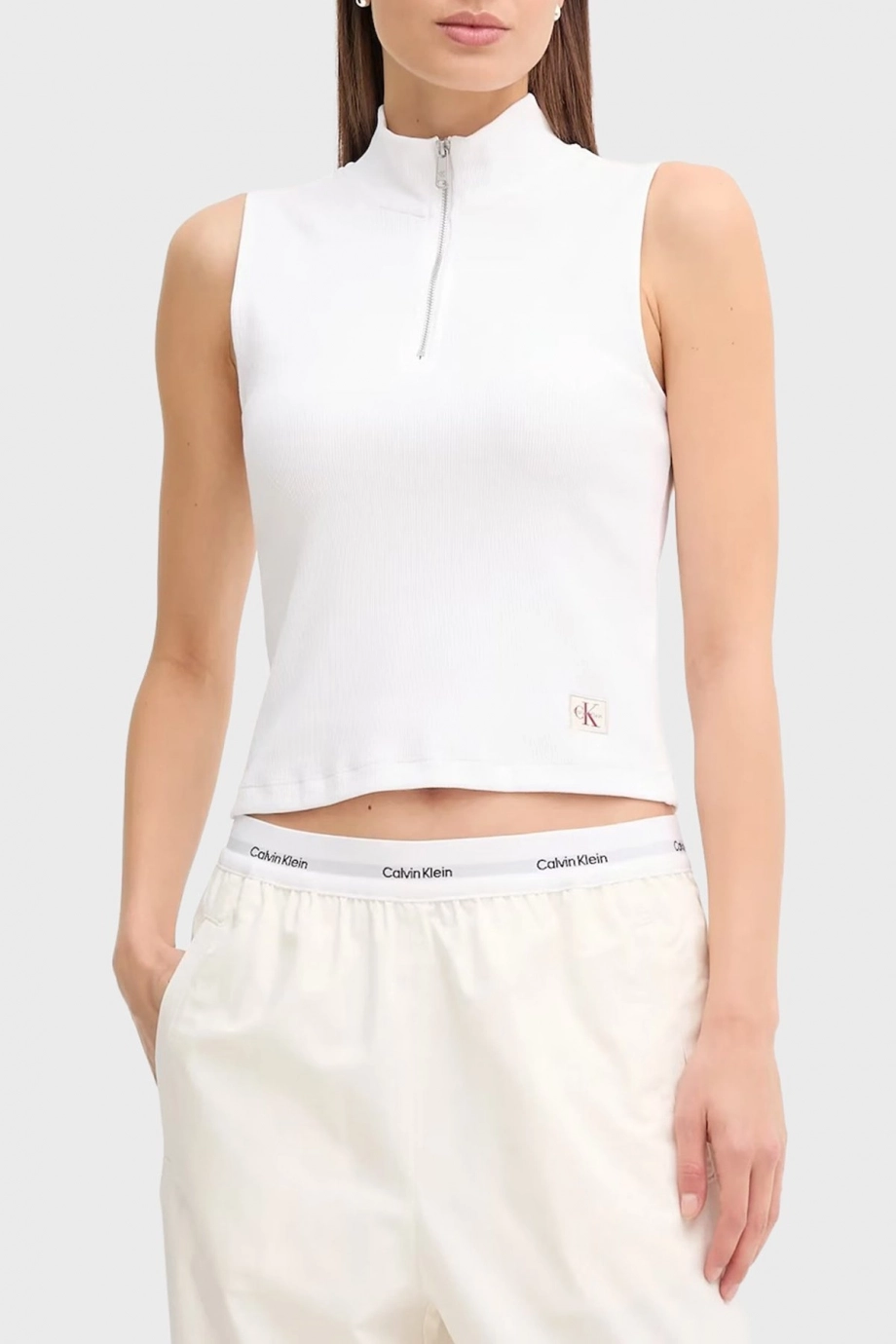 Calvin Klein Kadın Etiketli Kolsuz Yarım Fermuarlı Beyaz Bluz LV047C909G-YAA