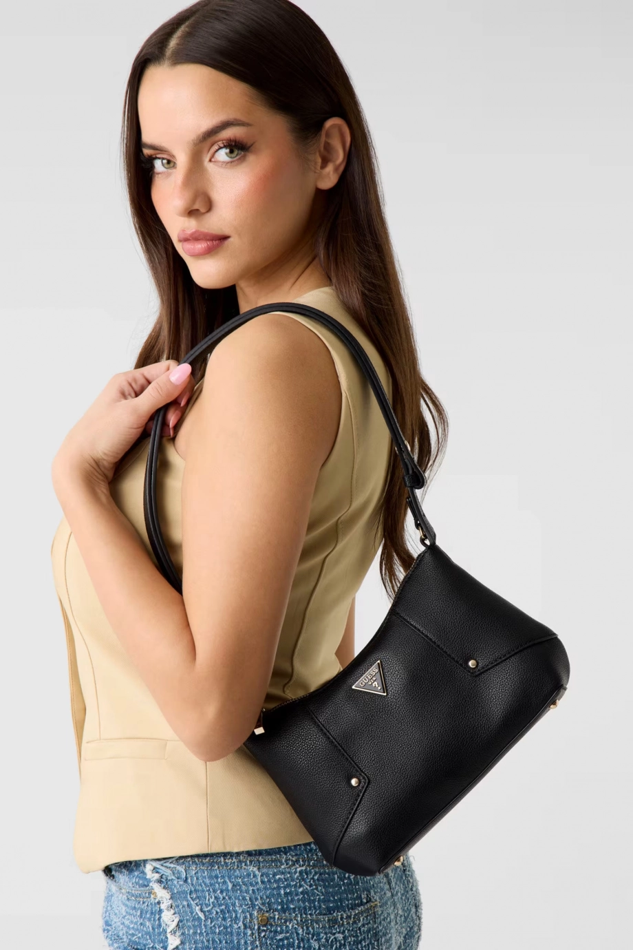 Guess Darcy Dönüştürülebilir Kadın Siyah Omuz Çantası HWBG9914180-BLA