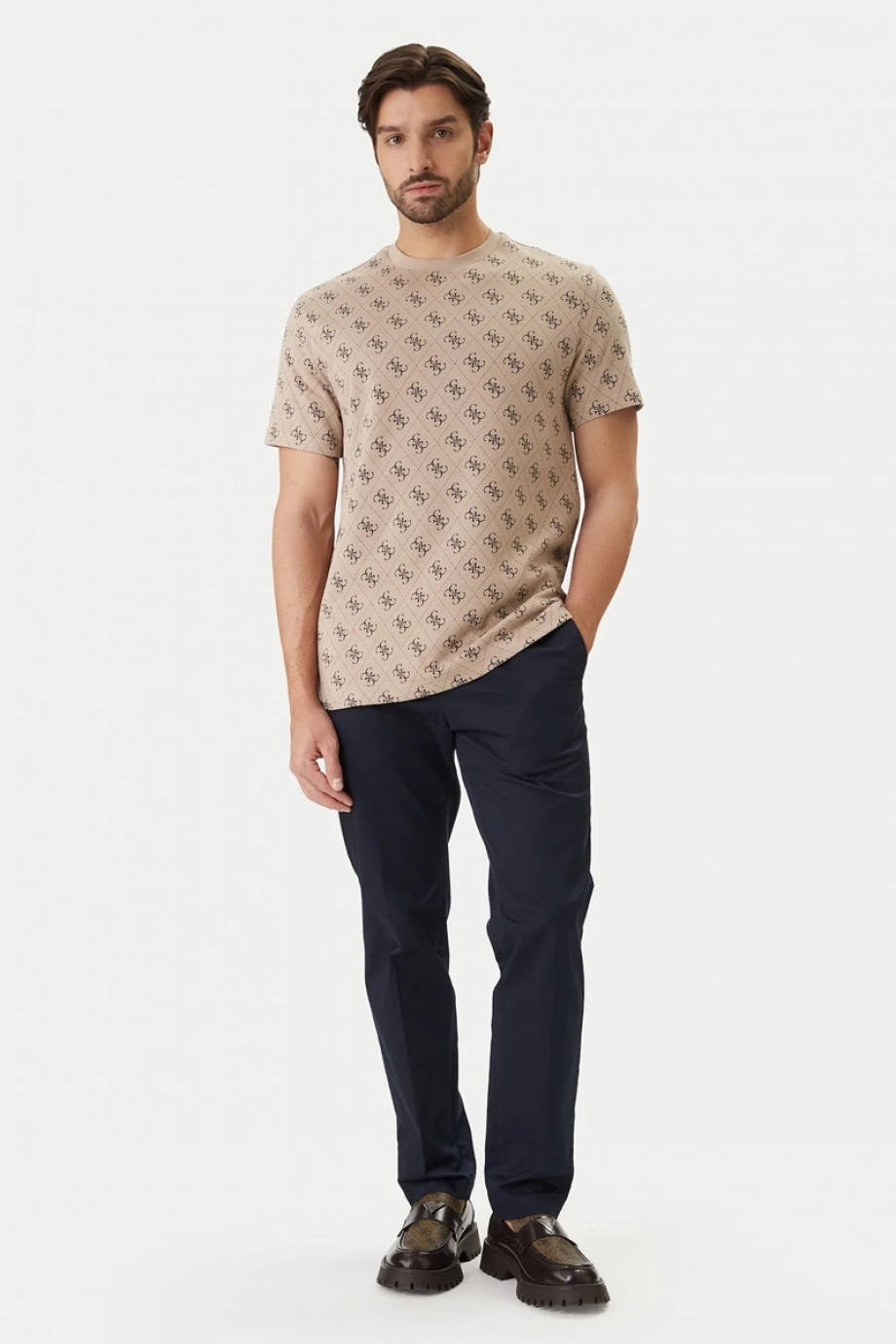Guess Bisiklet Yaka Kısa Kollu Jakarlı 4G Örme Erkek Bej T-shirt  M6GP34K3200-FMAZ