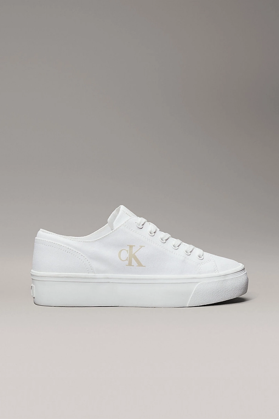 Calvin Klein Vulkanize Flatform Düşük Bilekli Kanvas Monogram Kadın Beyaz Sneaker YW0YW01763-01W