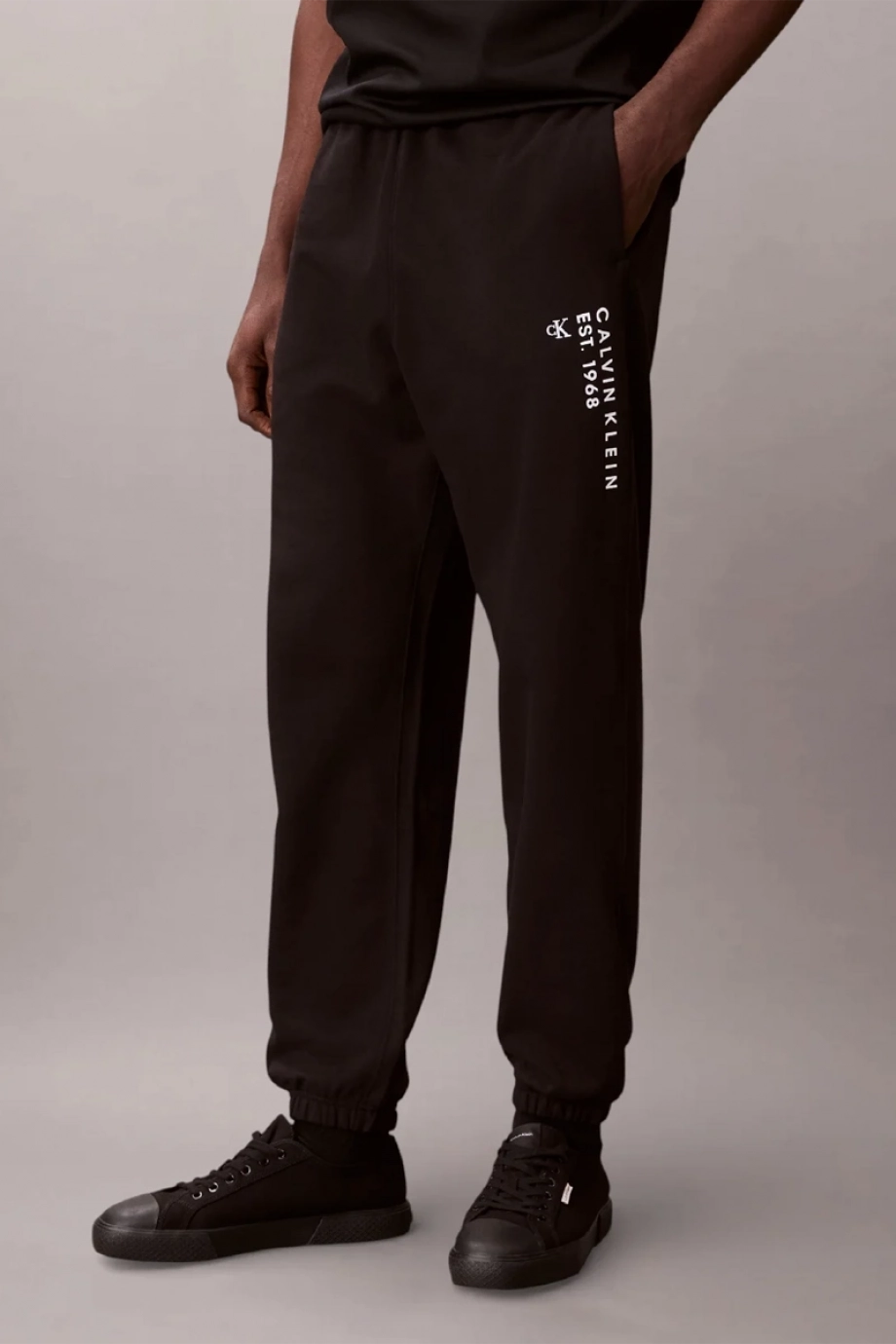 Calvin Klein Havlu Kumaş Calvin 1968 Grafikli Erkek Siyah Eşofman Altı LV14RF248G-UB1