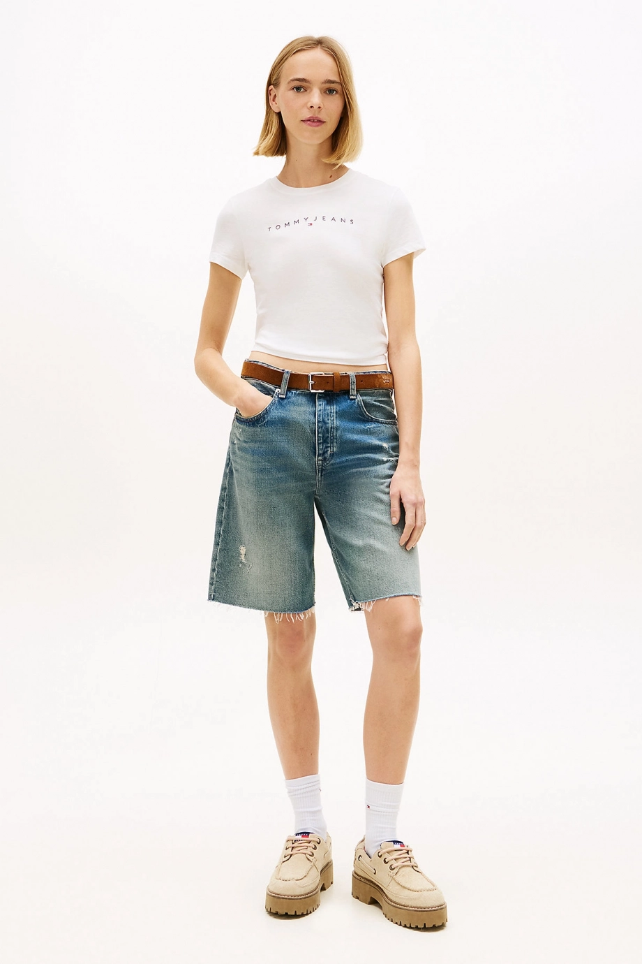 Tommy Hilfiger TJW Dar Kesim Lineer Kadın Beyaz T-shirt DW0DW18398YBL