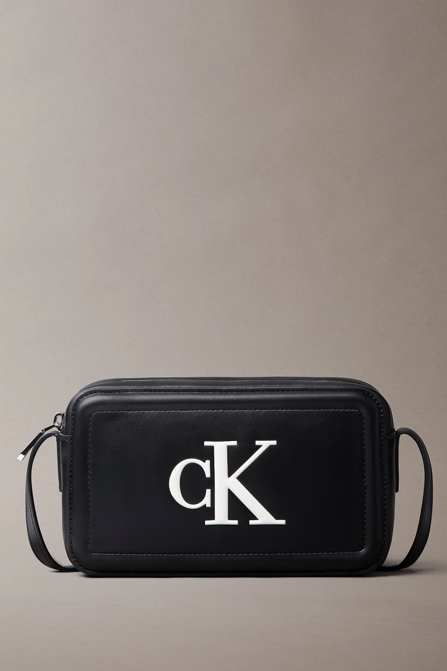 Calvin Klein Bold CK Kamera Kadın Siyah Çapraz Çanta LV04F3220G-3L2