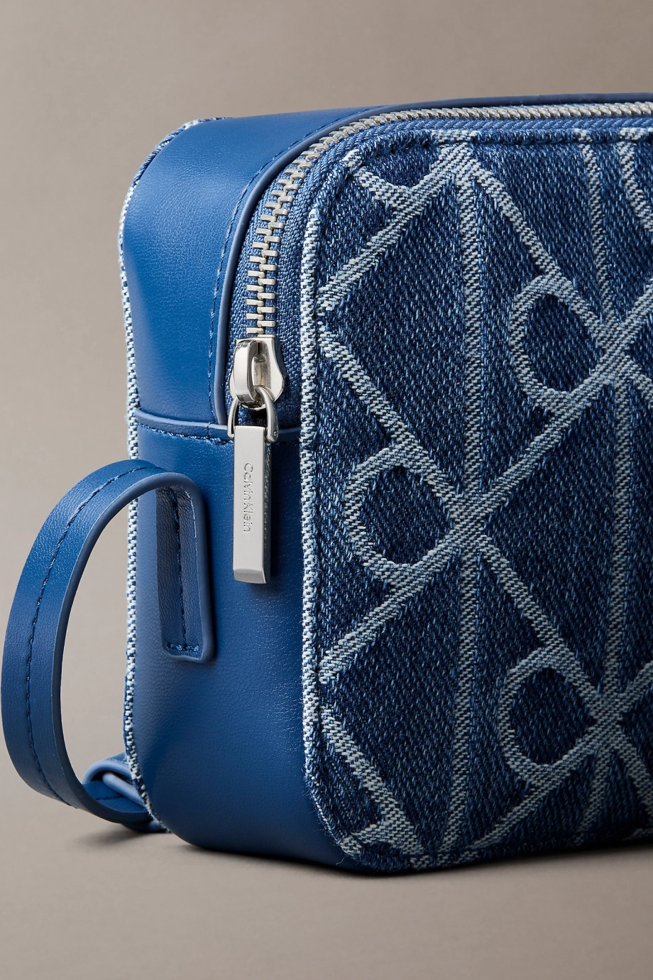 Calvin Klein Amblemli Tamamı Baskılı Denim Kamera Kadın Mavi Çapraz Çanta LV04F3430G-YBN