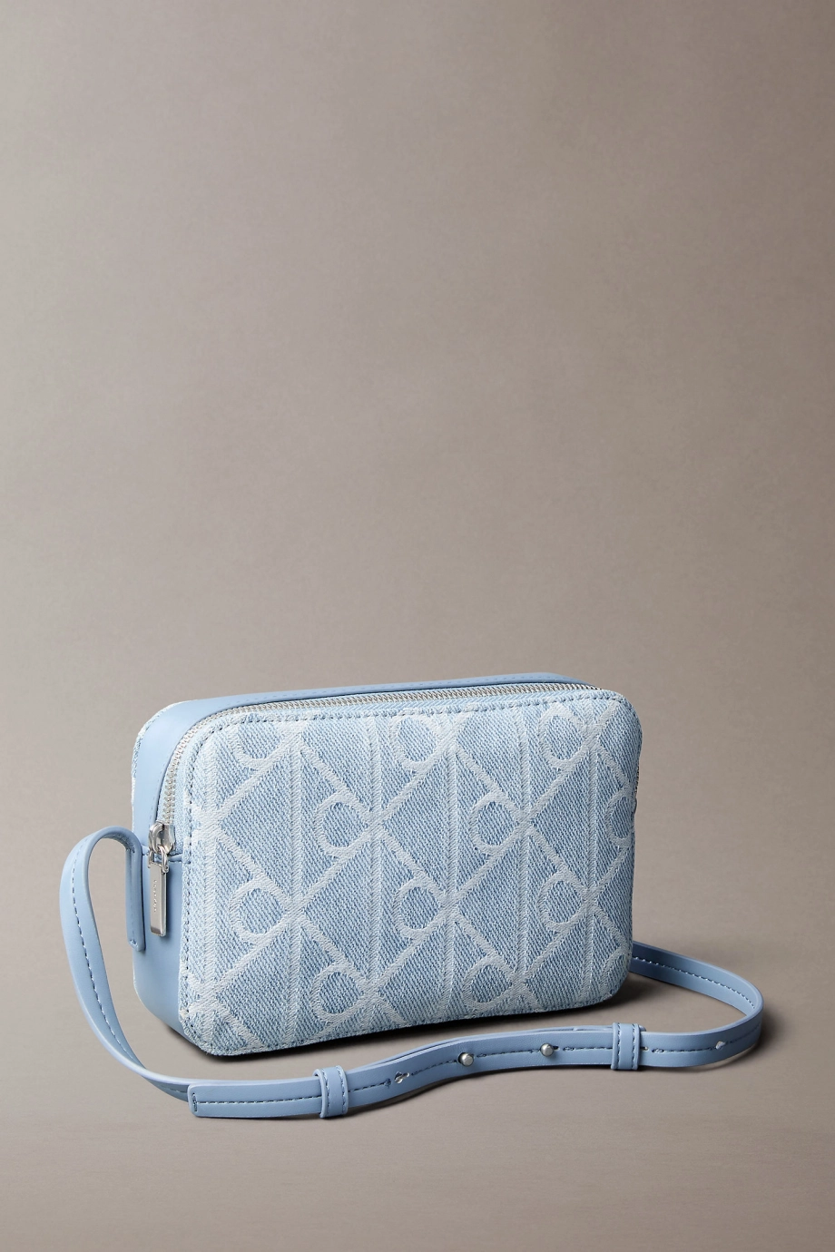 Calvin Klein Amblemli Tamamı Baskılı Denim Kamera Kadın Mavi Çapraz Çanta LV04F3430G-YBZ