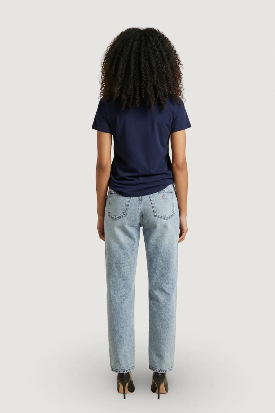 Guess Kısa Kollu Bisiklet Yaka Tüylü Üçgen Kadın Lacivert T-shirt W6GI11K3026-G7P1