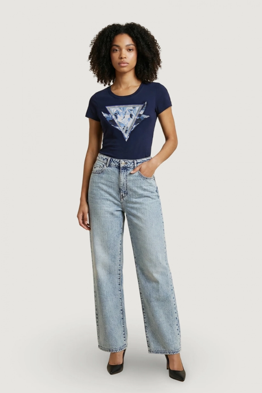 Guess Kısa Kollu Bisiklet Yaka Tüylü Üçgen Kadın Lacivert T-shirt W6GI11K3026-G7P1