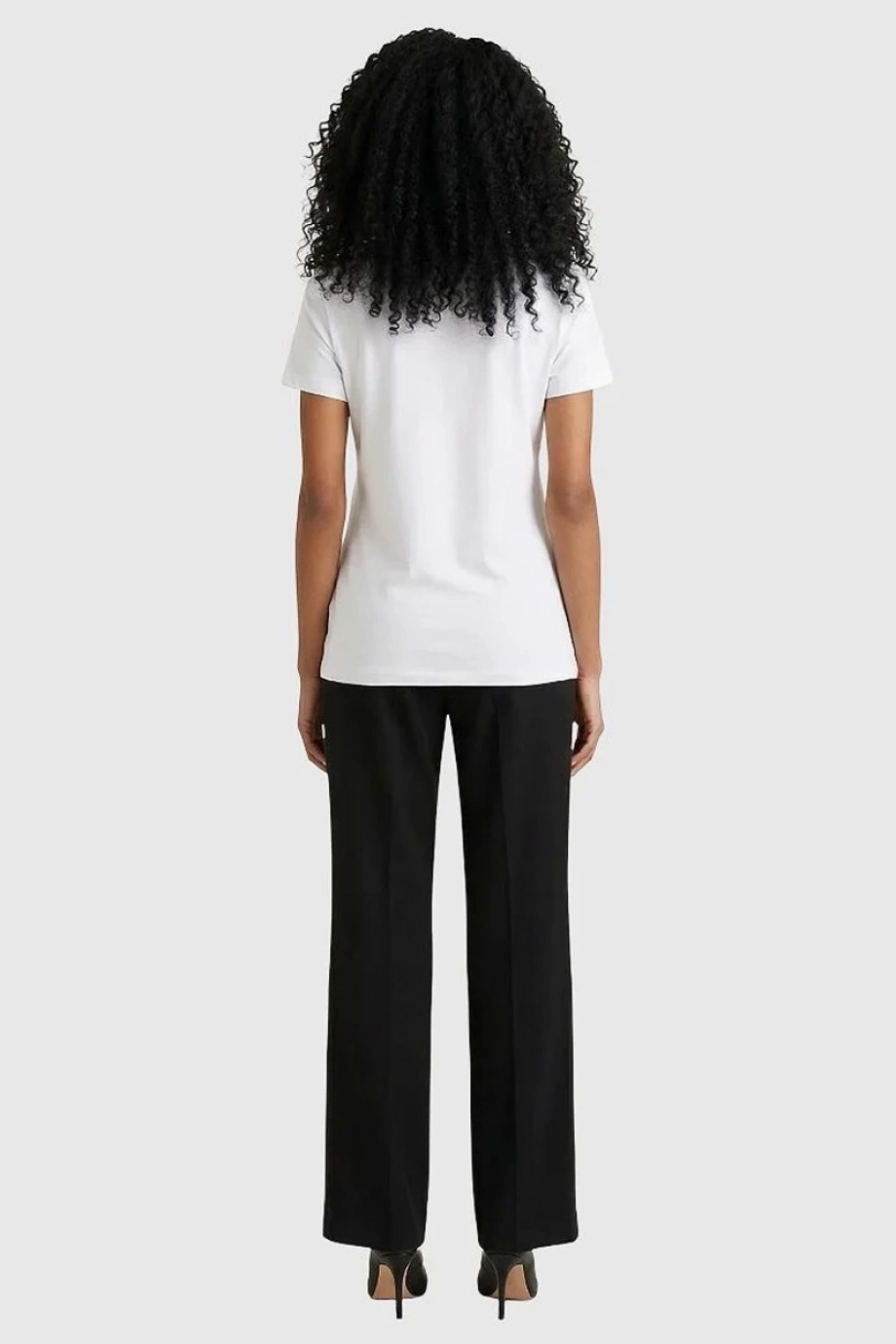 Guess Kısa Kollu Bisiklet Yaka Tüylü Üçgen Kadın Beyaz T-shirt W6GI11K3026-G011