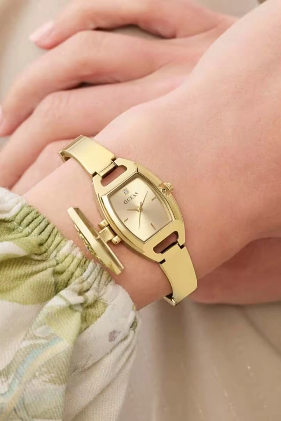 Guess Kadın Kol Saati GUGW1043L2