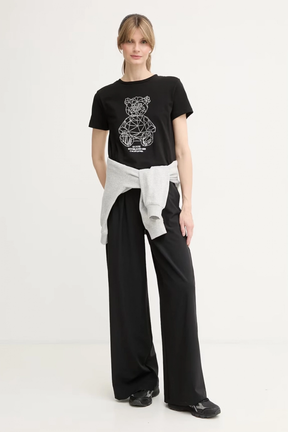 Guess Romy Regular Fit Kadın Siyah T-shirt V6GI12K3325-JBLK