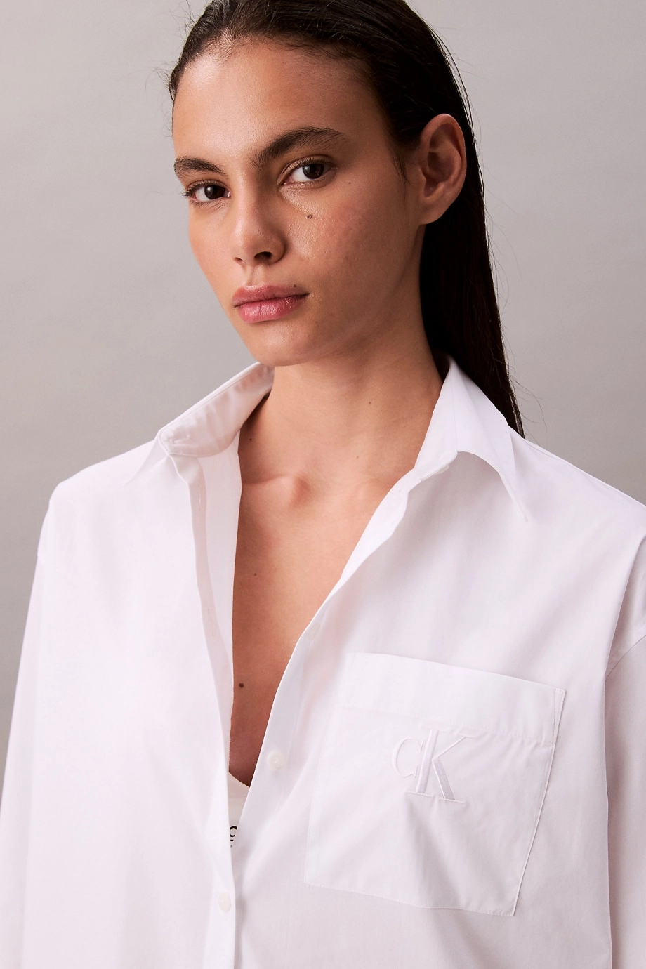 Calvin Klein Essentials Kadın Beyaz Gömlek LV047C143G-YAA