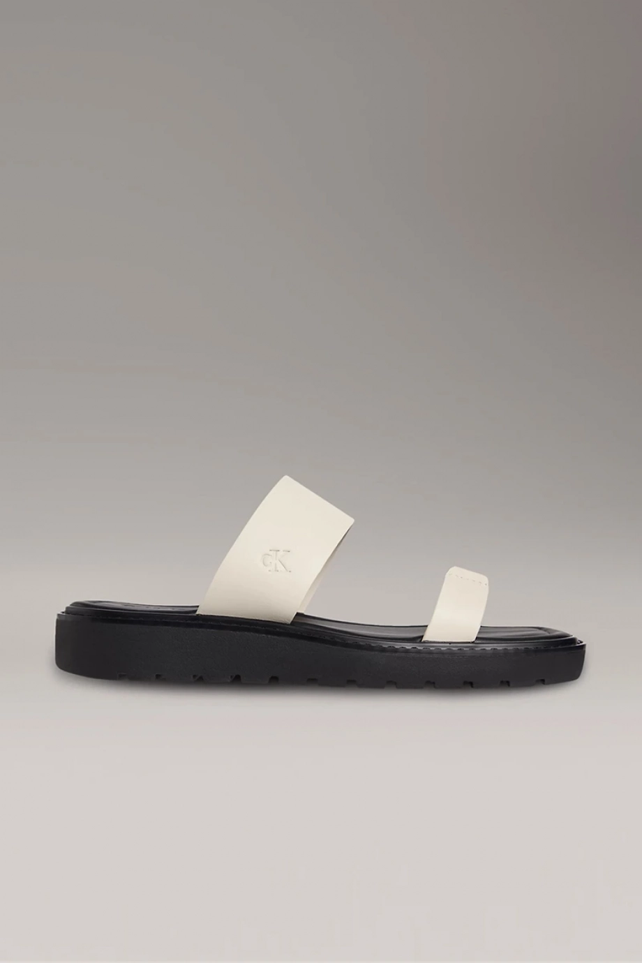 Calvin Klein Halat Detaylı Yumuşak Deri Monogramlı Kadın Siyah Terlik YW0YW01864-0HG