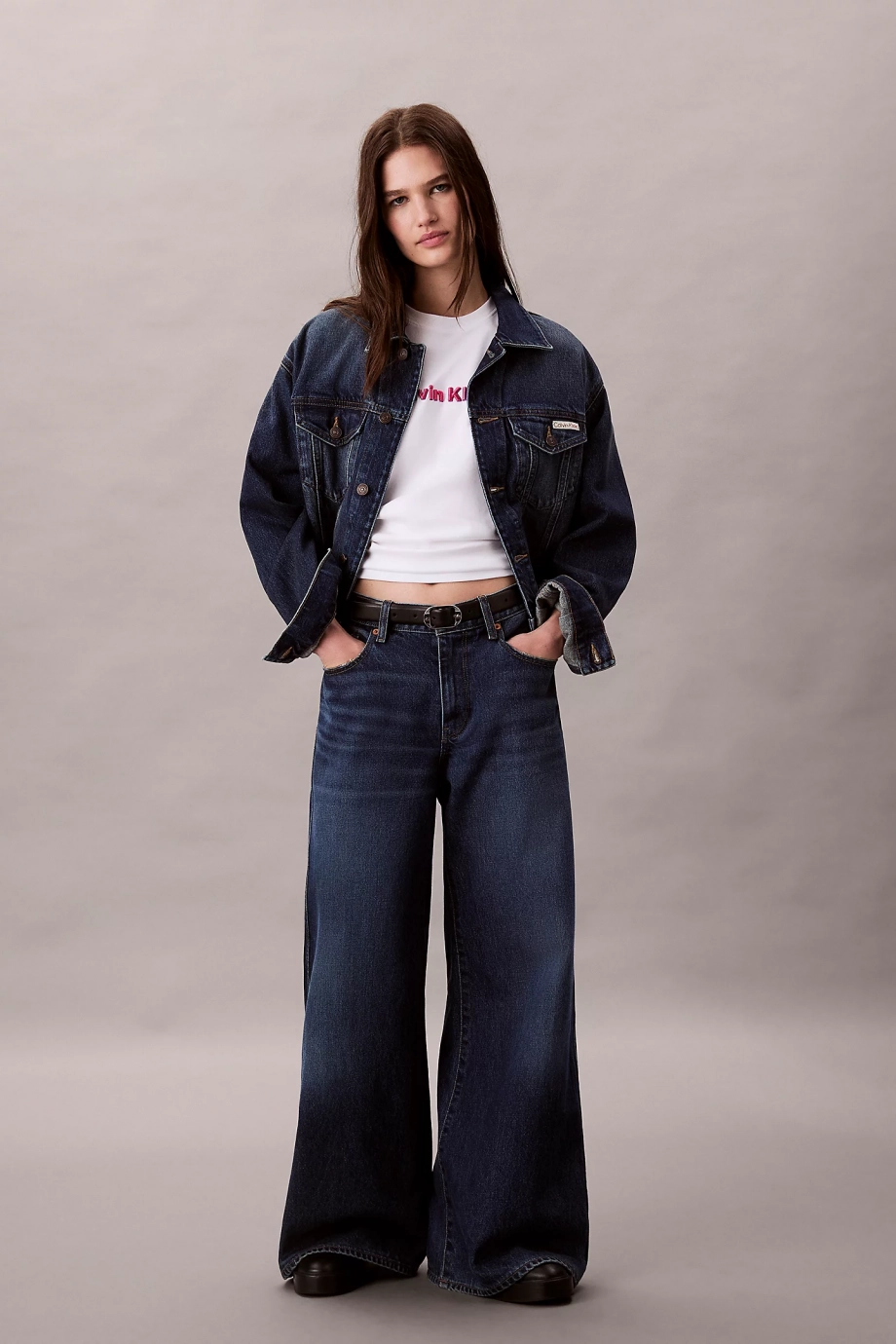 Calvin Klein Kısa Kollu 2 Renkli 3D Nakışlı Logolu Kadın T-shirt LV047D205G-YAA