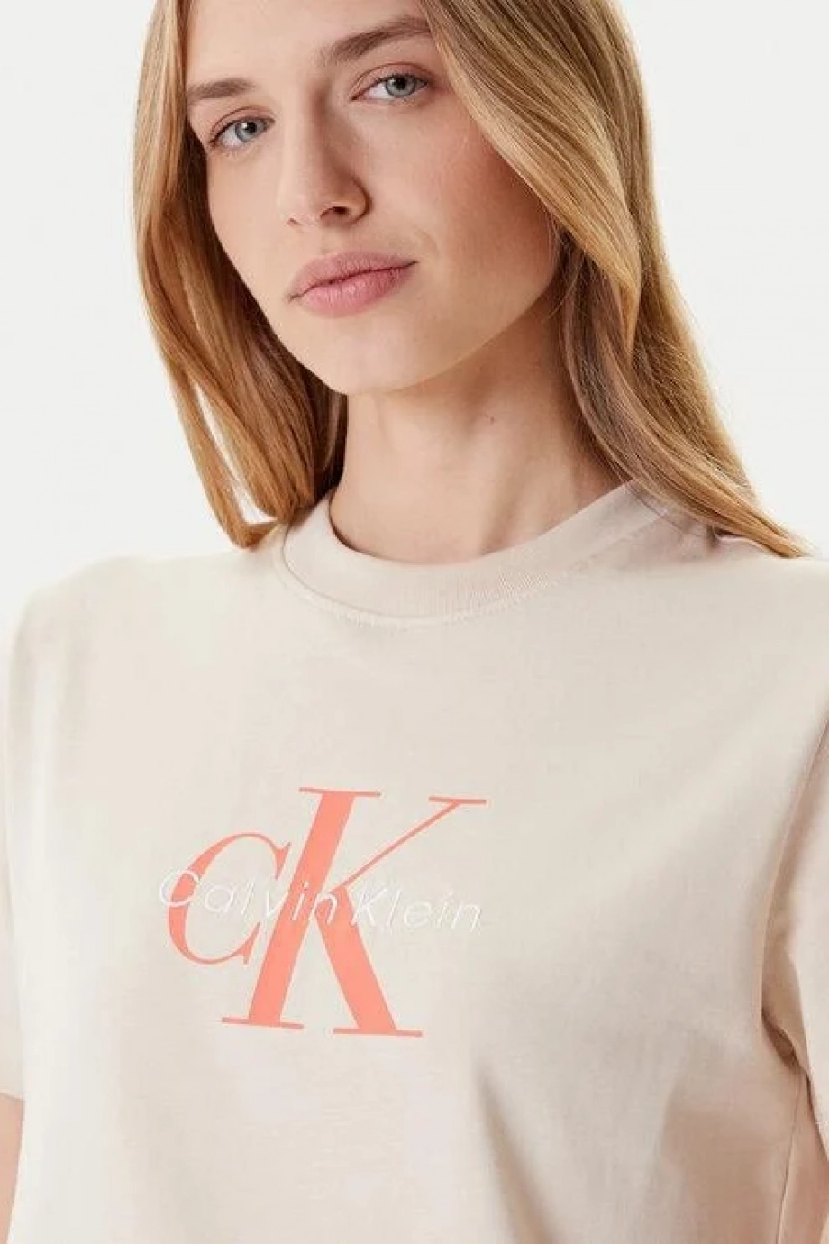 Calvin Klein Standard Logo Kadın Bej T-shirt  LV047B865G-C7P