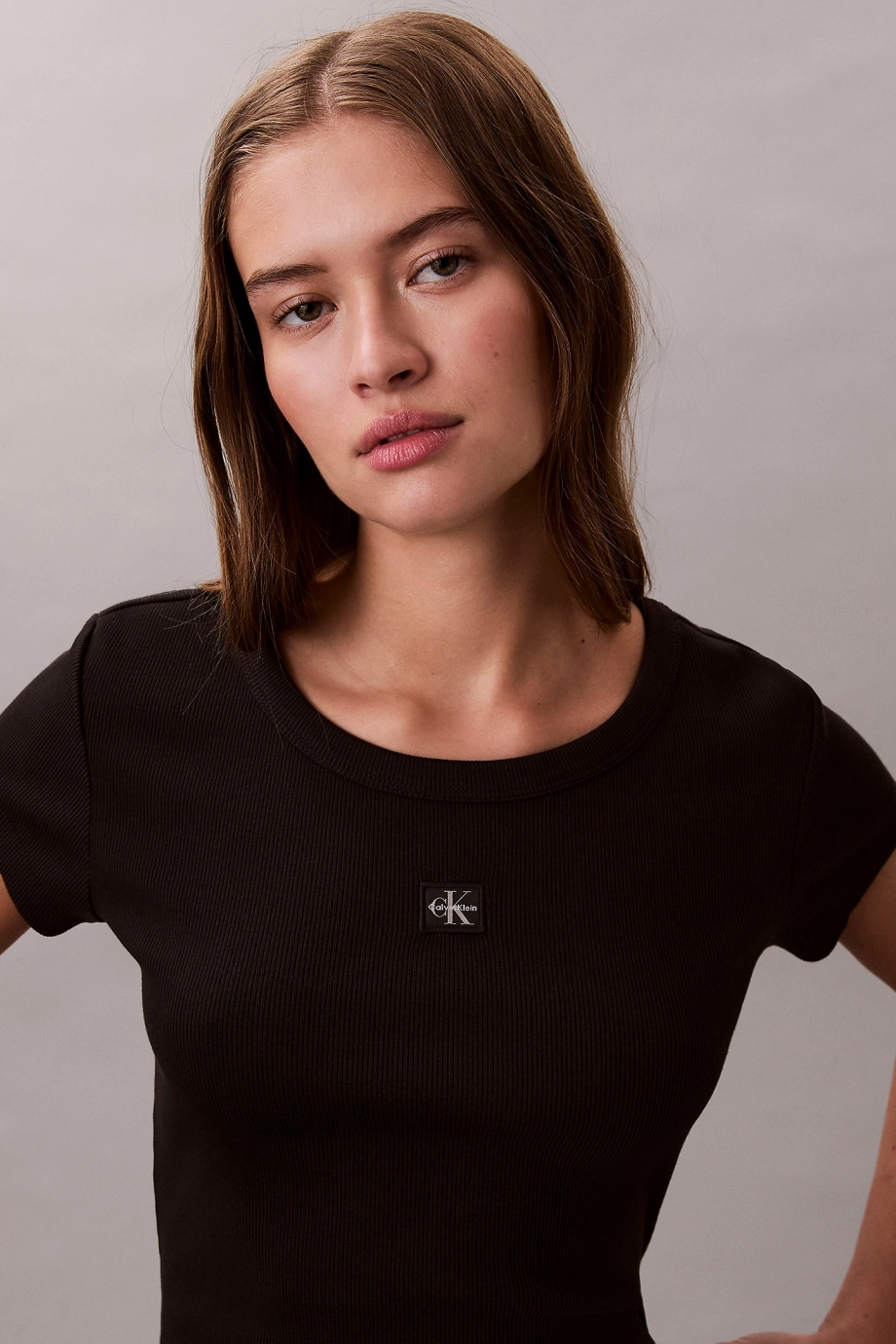 Calvin Klein Kadın Etiketli Fitilli Kısa Siyah Crop LV047C200G-UB1