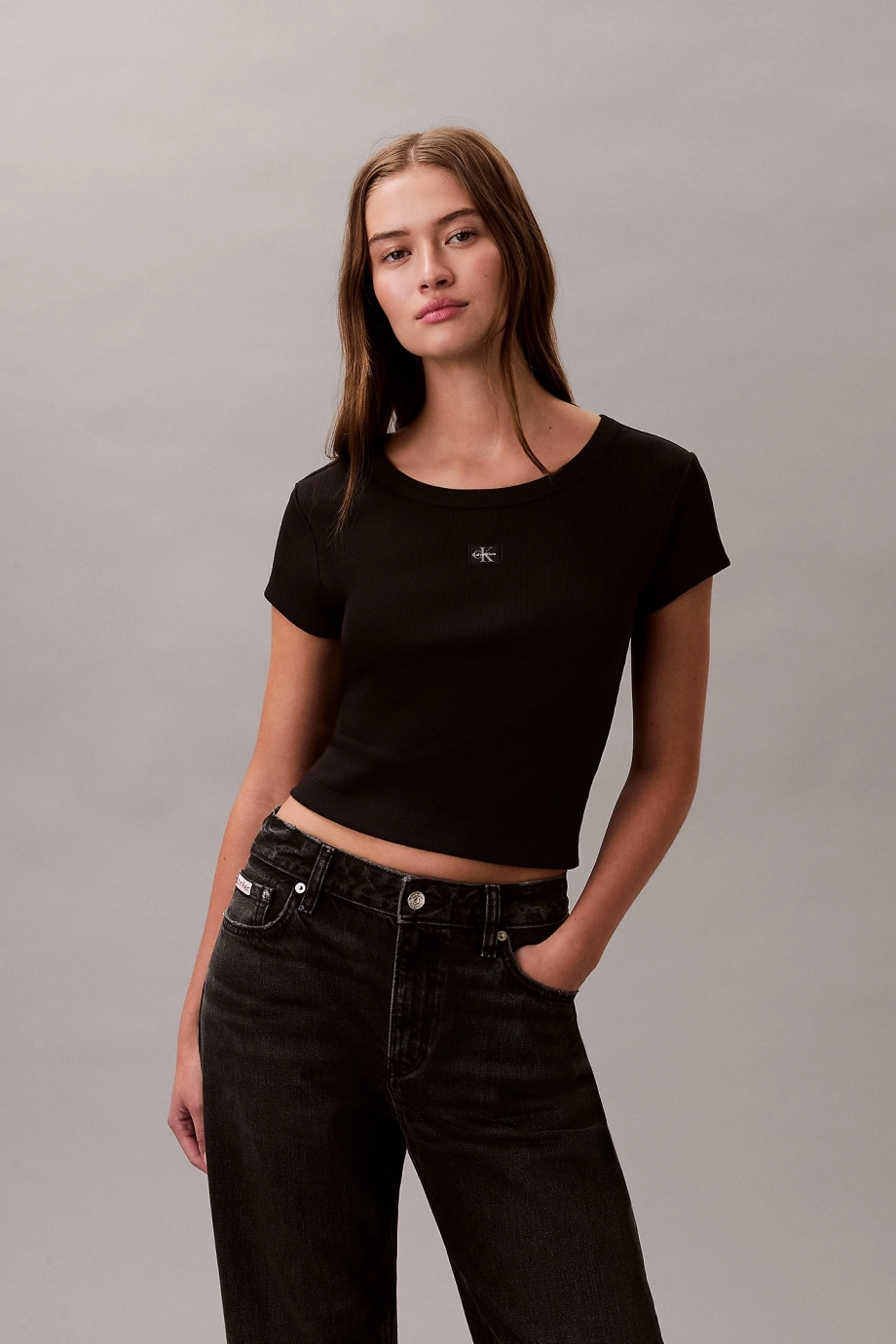 Calvin Klein Kadın Etiketli Fitilli Kısa Siyah Crop LV047C200G-UB1