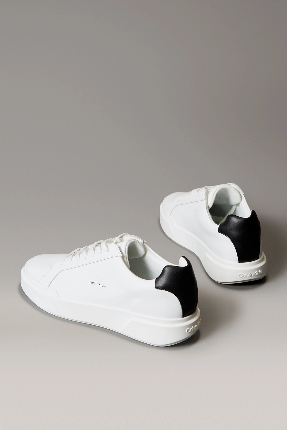 Calvin Klein Kalın Tabanlı Bağcıklı Deri Erkek Sneaker YM0YM01344-01W