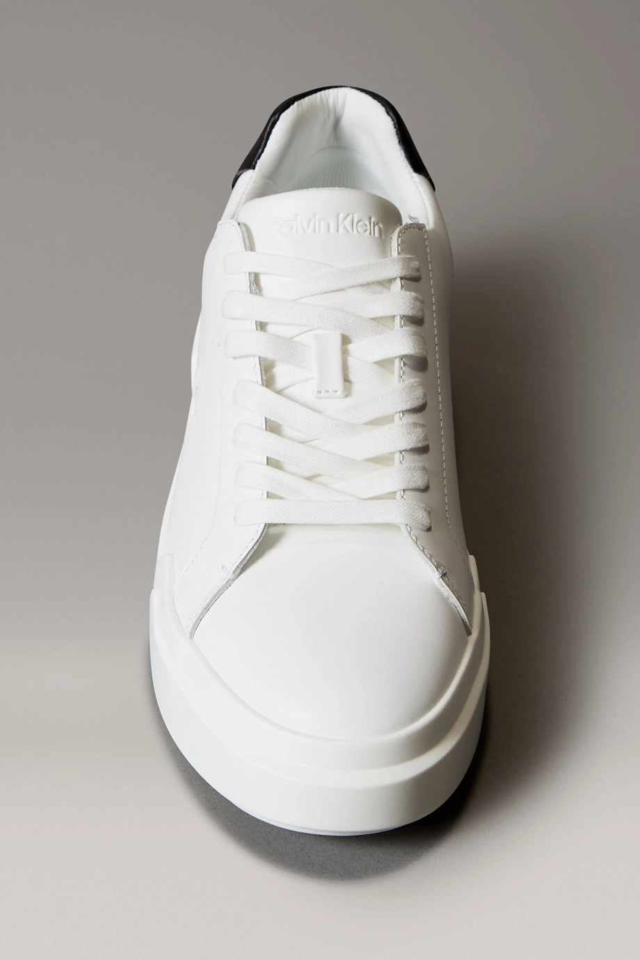 Calvin Klein Kalın Tabanlı Bağcıklı Deri Erkek Sneaker YM0YM01344-01W