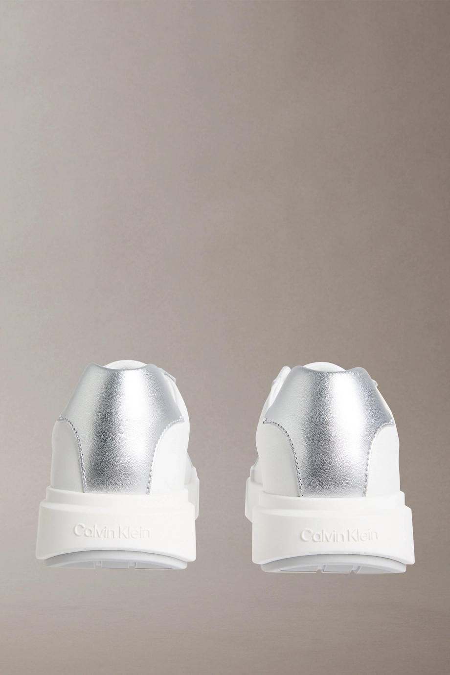 Calvin Klein Kalın Tabanlı Bağcıklı Metalik Deri Kadın Beyaz Sneaker YW0YW01948-0LC