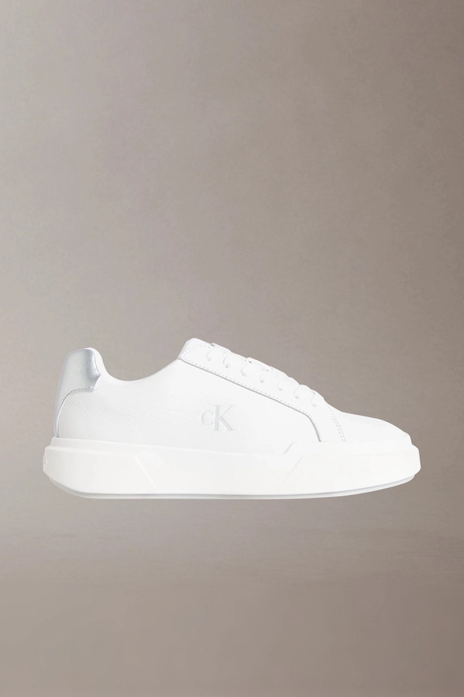 Calvin Klein Kalın Tabanlı Bağcıklı Metalik Deri Kadın Beyaz Sneaker YW0YW01948-0LC