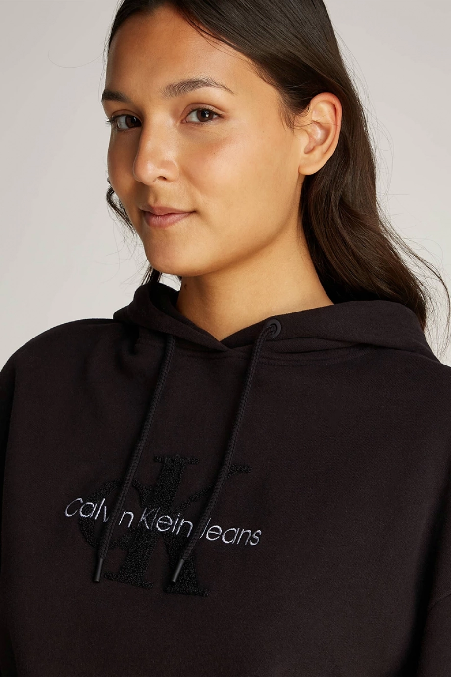 Calvin Klein CHENILLE MONOLOGO HOODIE Kadın Siyah Sweatshirt J20J224170-BEH