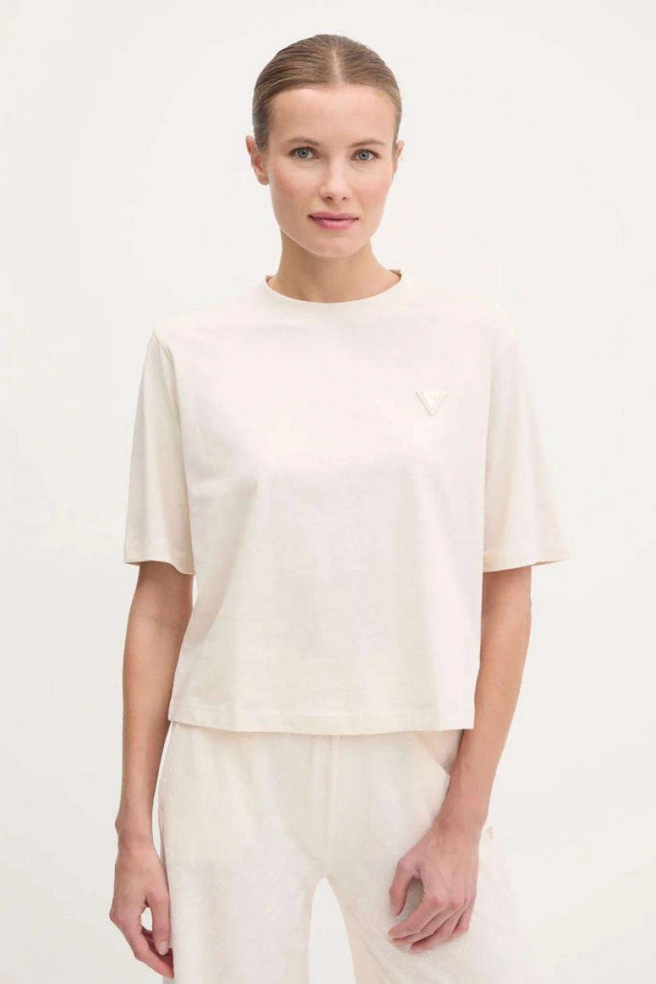 Guess Colette Kadın Krem Aktif Boxy Fit T-Shirt V4BI21I3Z14-G6K5