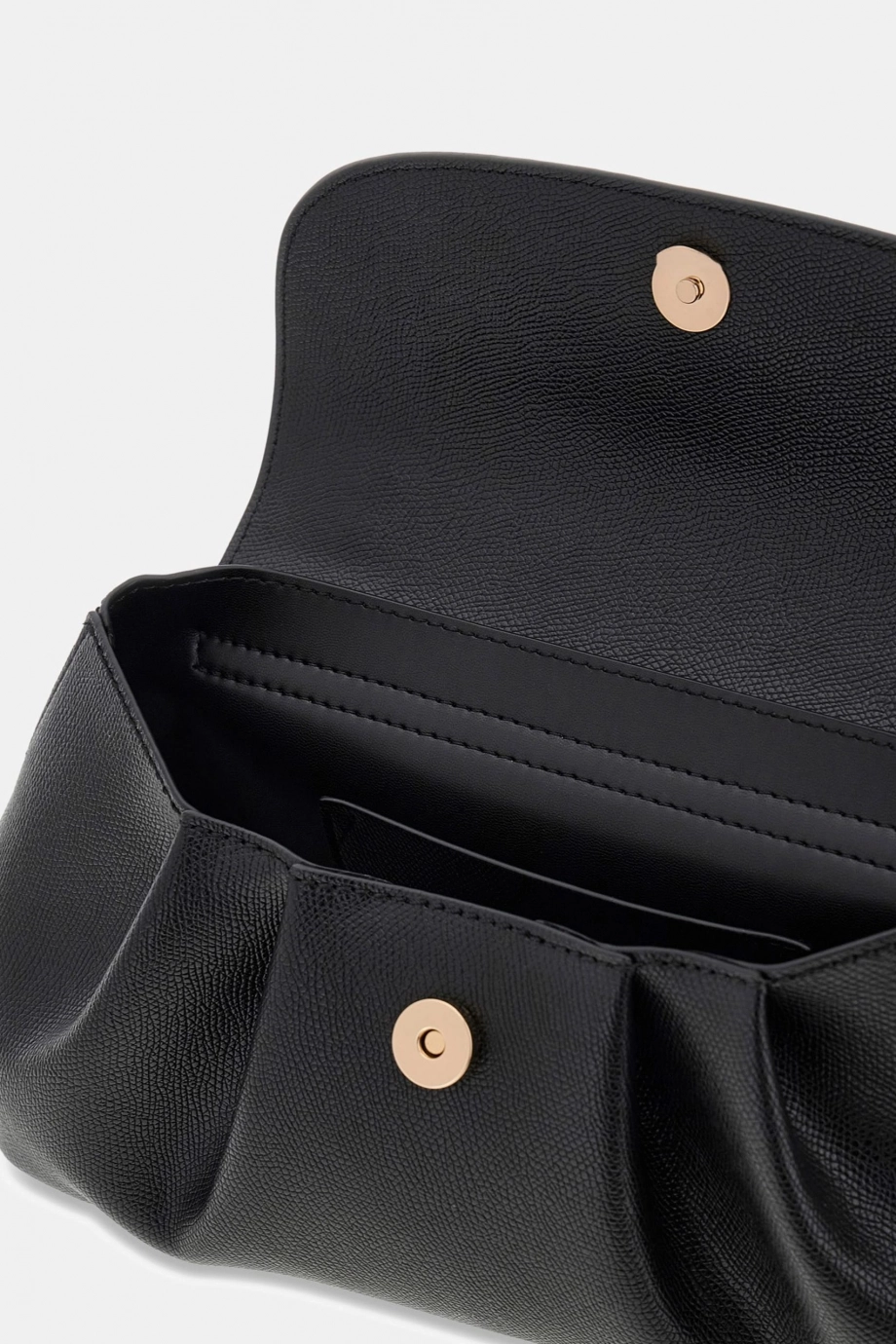 Guess Amorette Üstten Saplı Kapaklı Kadın Siyah El Çantası HWBG7898190-BLA