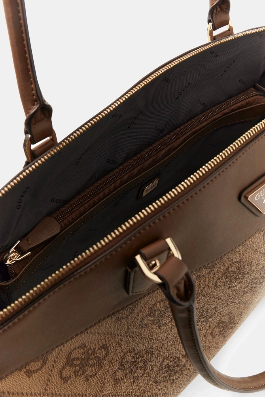 Guess Berta Deluxe Dome Kadın Kahverengi Valiz TWOB8688903-LGW