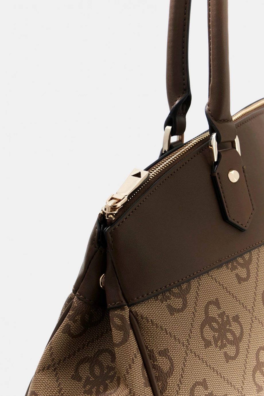 Guess Berta Deluxe Dome Kadın Kahverengi Valiz TWOB8688903-LGW