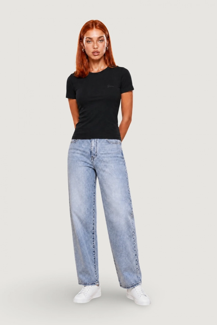 Guess Chara Kadın Aktif Slim Fit T-Shirt