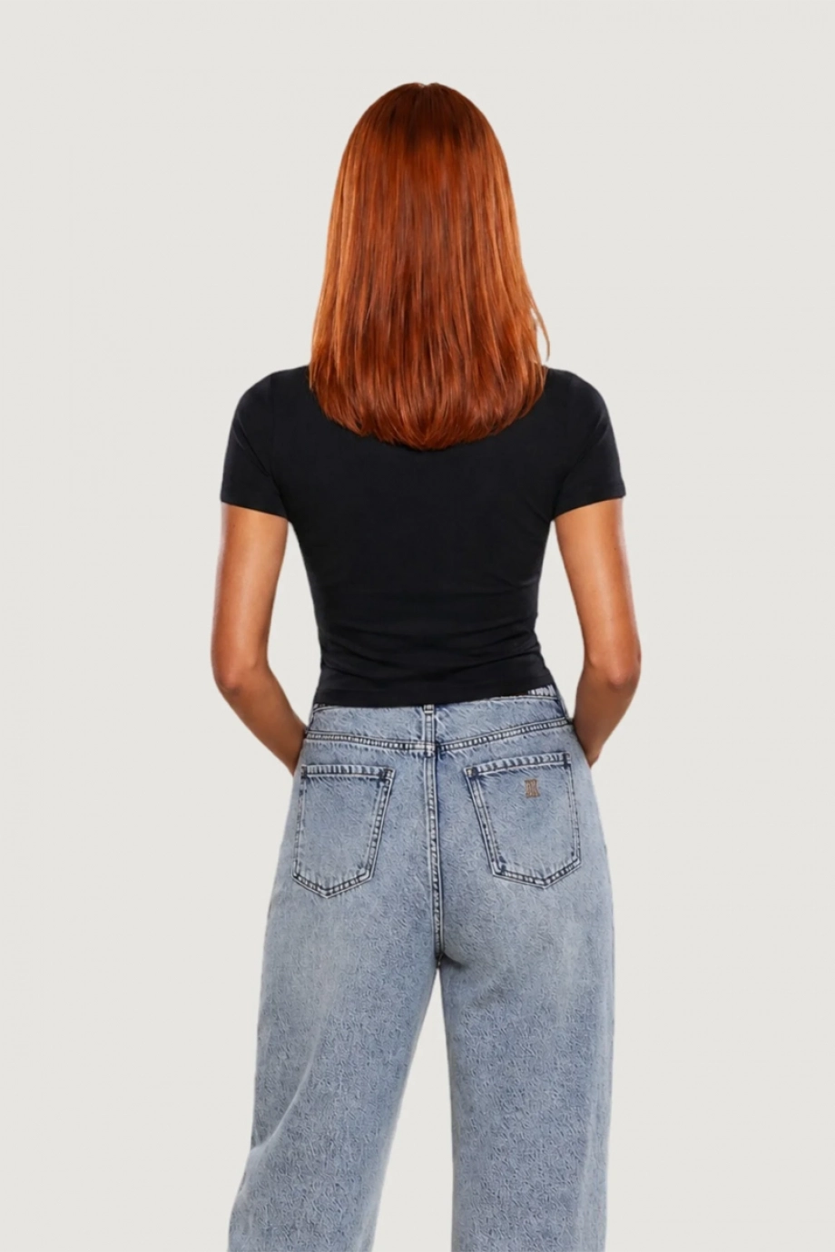 Guess Chara Kadın Aktif Slim Fit T-Shirt