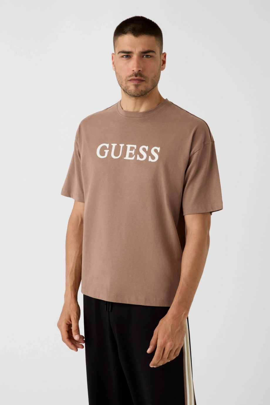 Guess Chris Erkek Aktif Oversize Fit T-Shirt