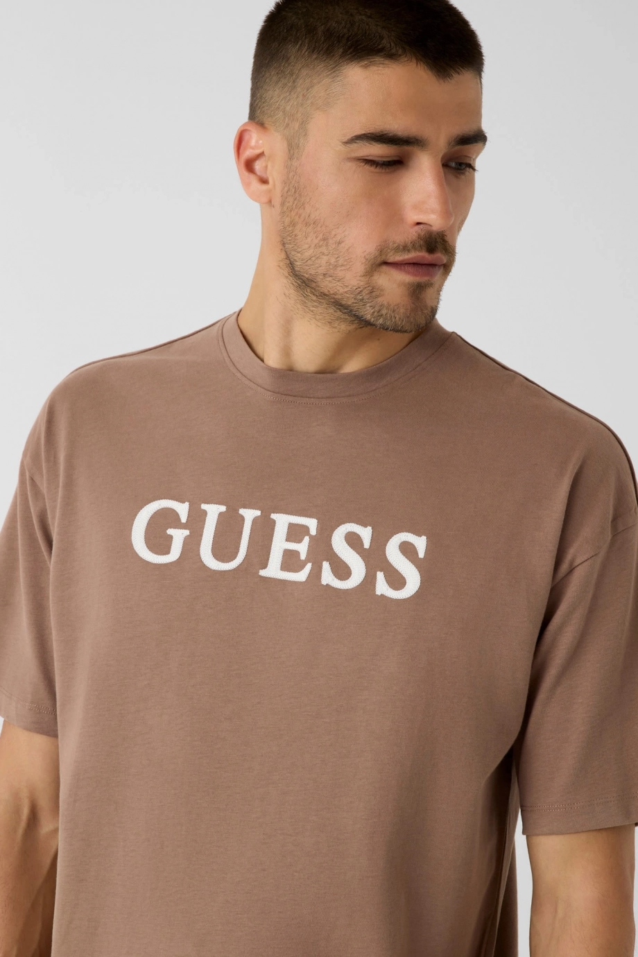 Guess Chris Erkek Aktif Oversize Fit T-Shirt