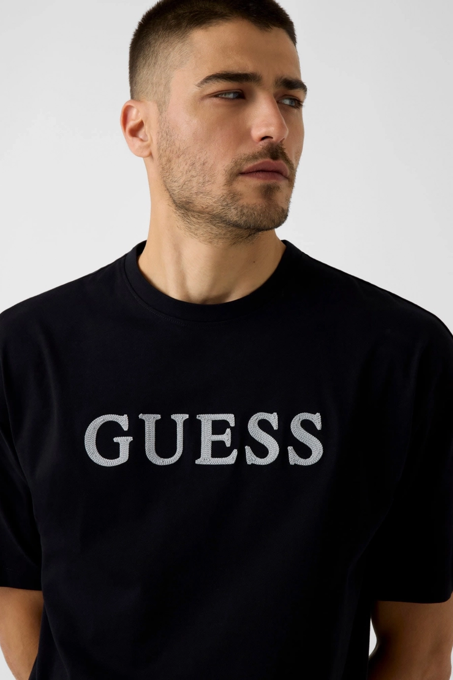 Guess Chris Erkek Aktif Oversize Fit T-Shirt