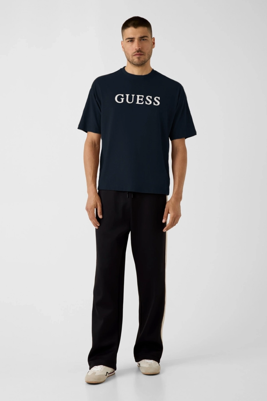 Guess Chris Erkek Aktif Oversize Fit T-Shirt