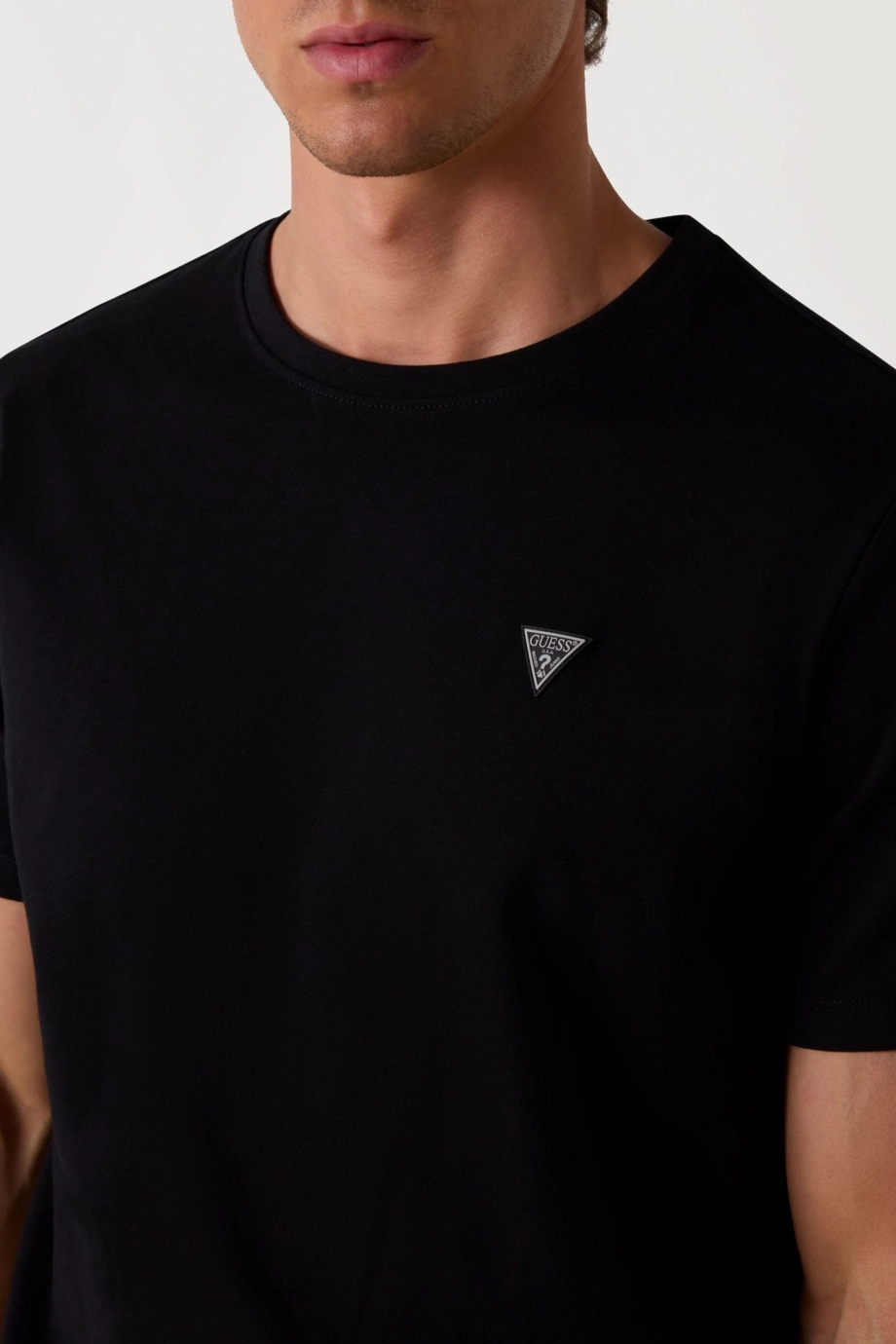 Guess Ss Cn Patch Erkek Siyah Regular Fit T-Shirt M4YI0AKCCM1-JBLK