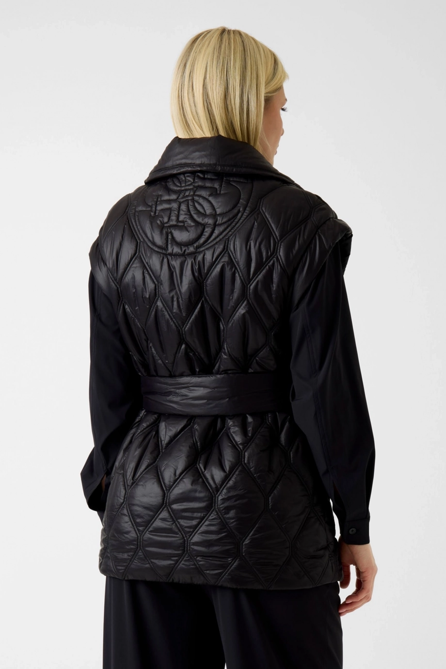 Guess Hilma Kolsuz Şişme Kadın Siyah Yelek V6RN01WL832-JBLK