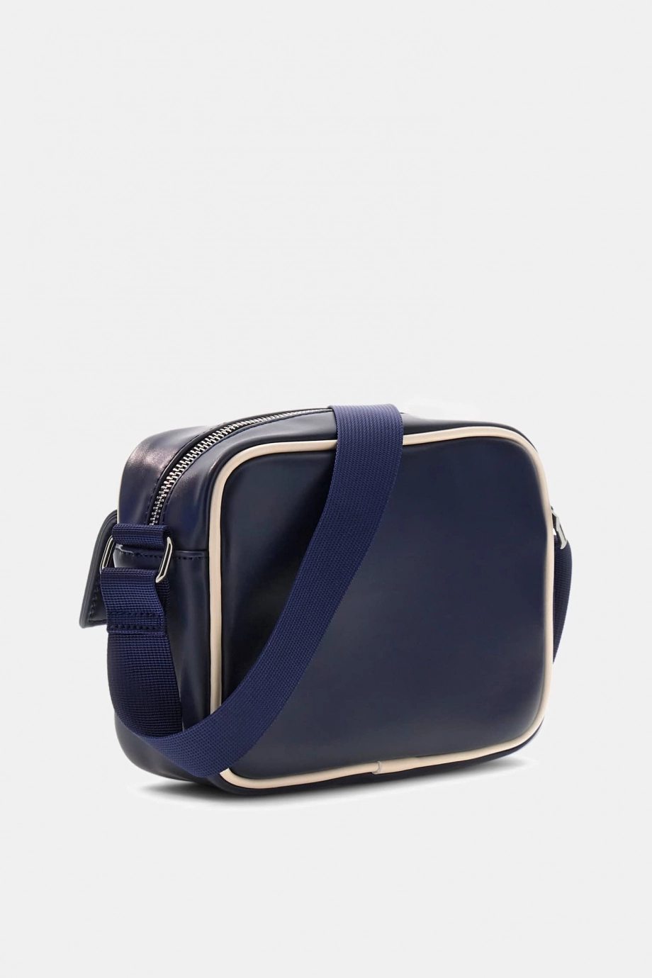 Guess Hoshi Kadın Aktif Çapraz Askılı Çanta