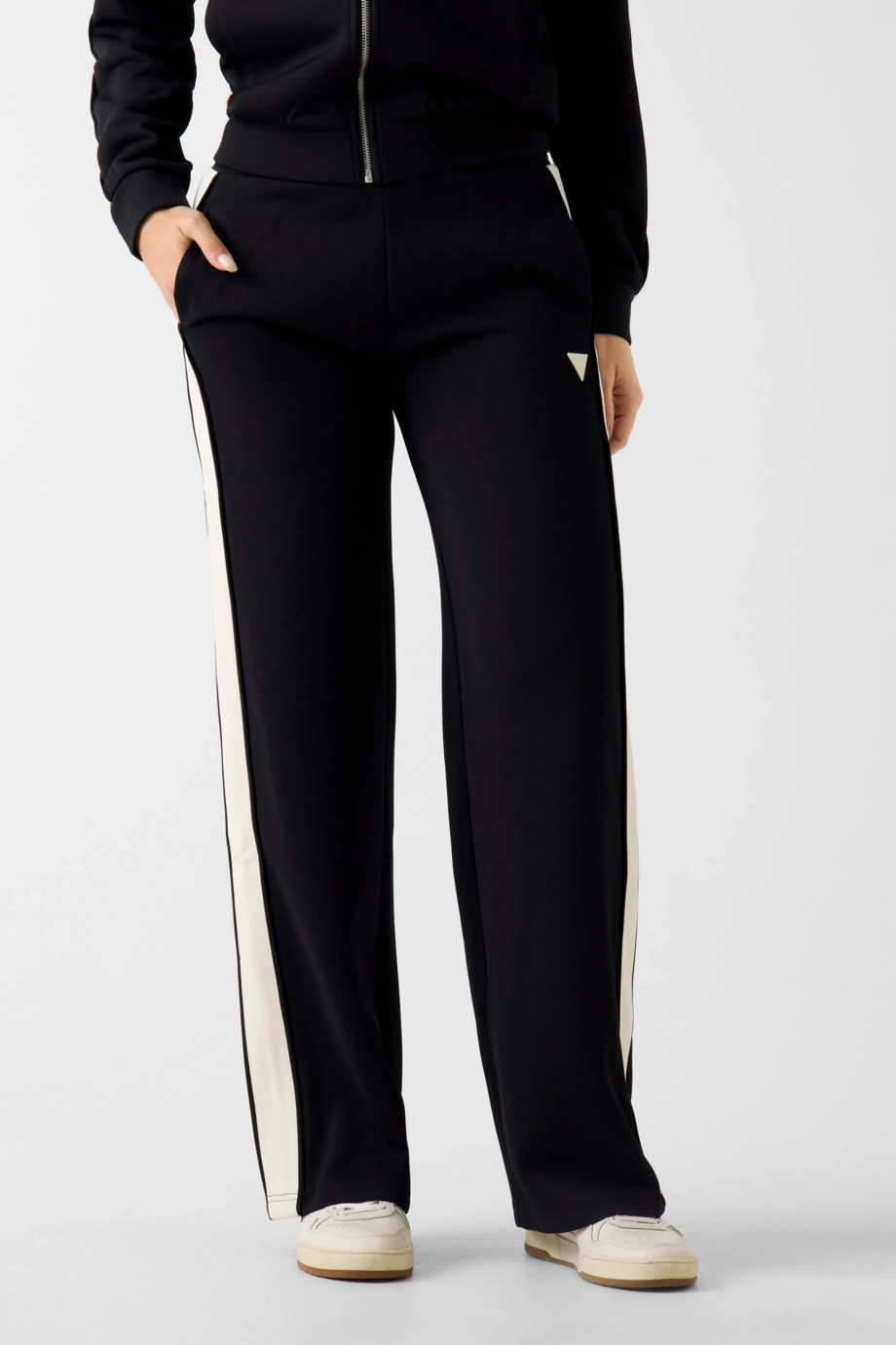 Guess Marlene Straight Leg Kadın Siyah Eşofman Altı V6RB10KCYF2-JBLK