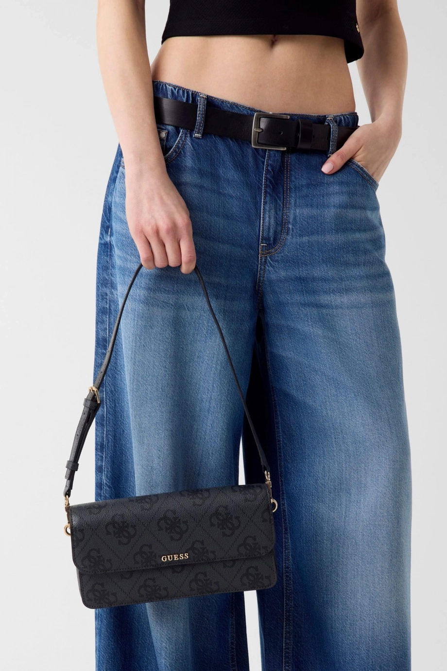 Guess Sadie Kapaklı Kadın Antrasit Omuz Çantası HWOS8118190-CLO