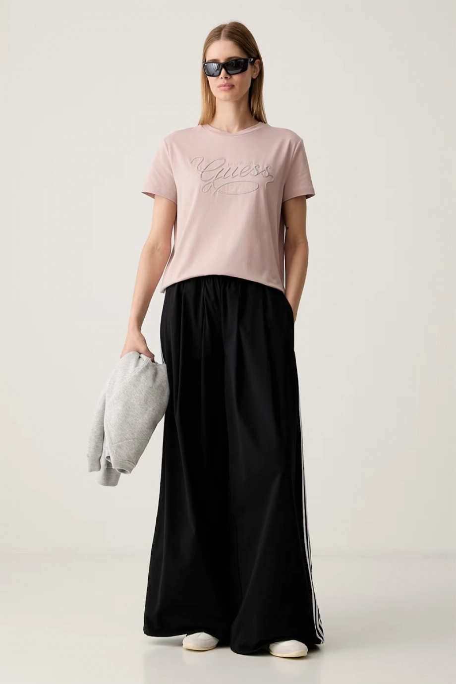 Guess Syrma Kadın Aktif Regular Fit T-Shirt