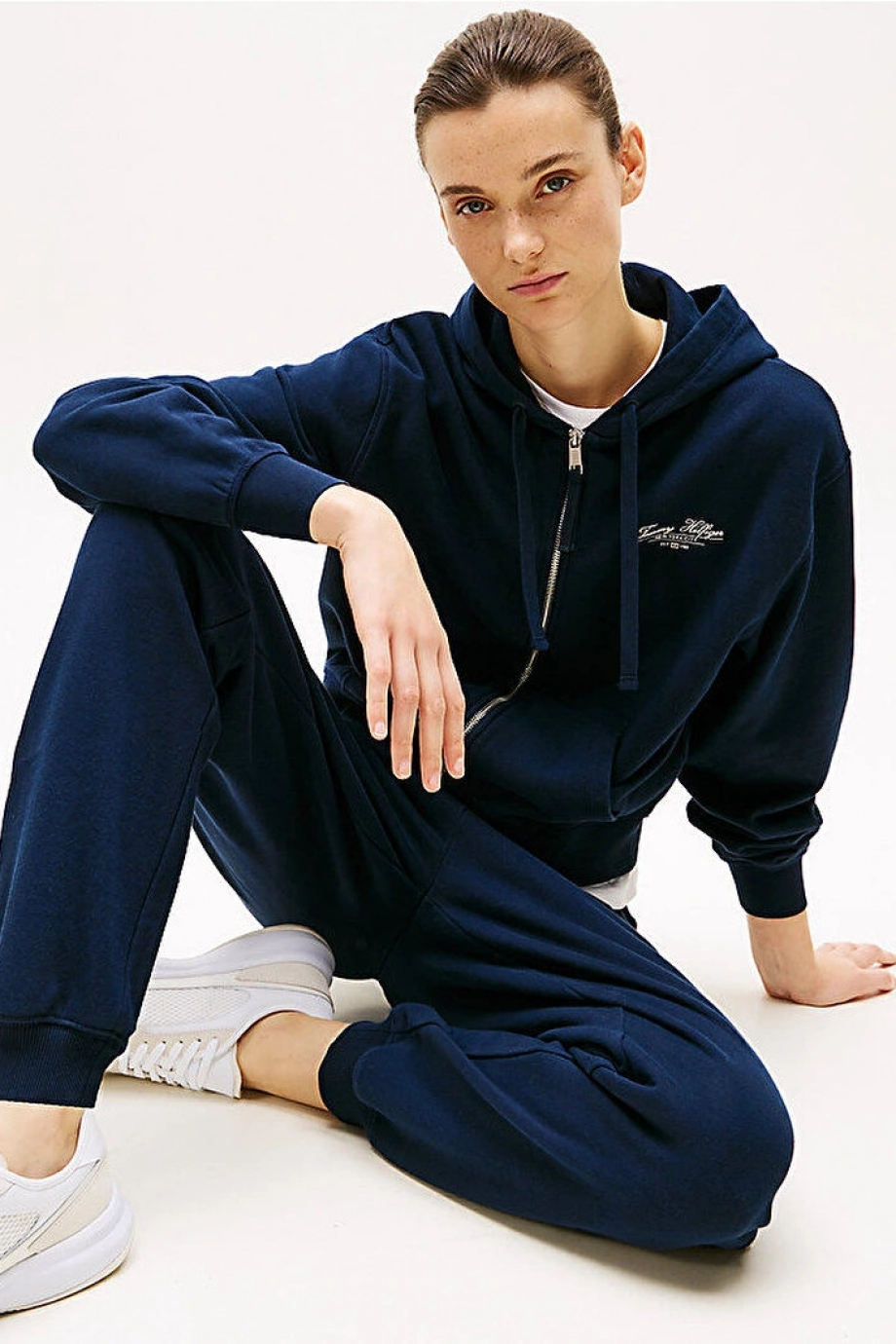 Tommy Hilfiger REG SCRIPT ZIP HOODIE Kadın  Eşofman Üstü WW0WW44632C1G